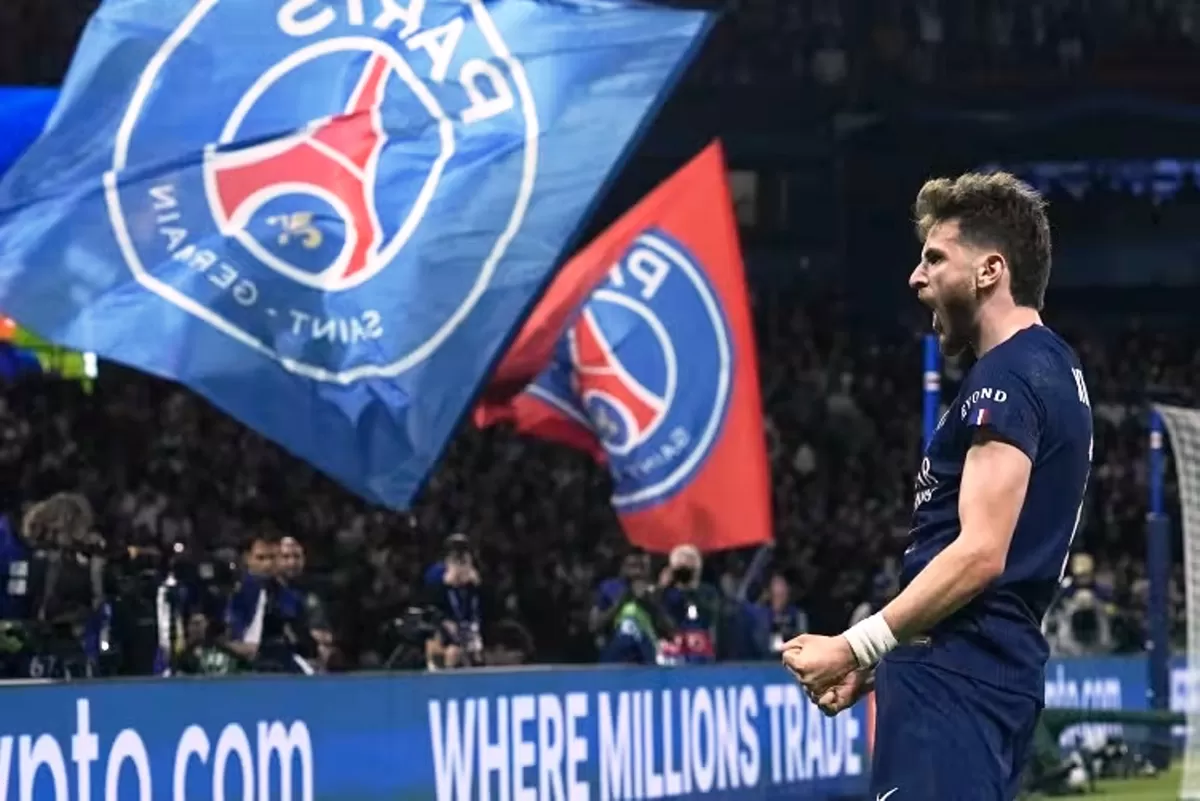 Selebrasi gol pemain PSG Kvaratskhelia di laga melawan Bayern Munchen. (PSG)