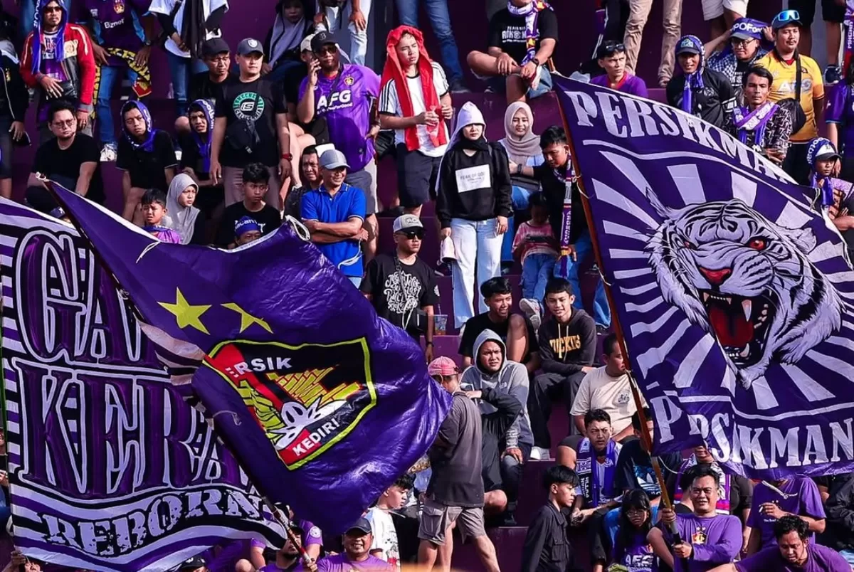 Dukungan Persikmania terus mengalir meski Persik dikalahkan Persija 1-3. (@persikfcofficial)