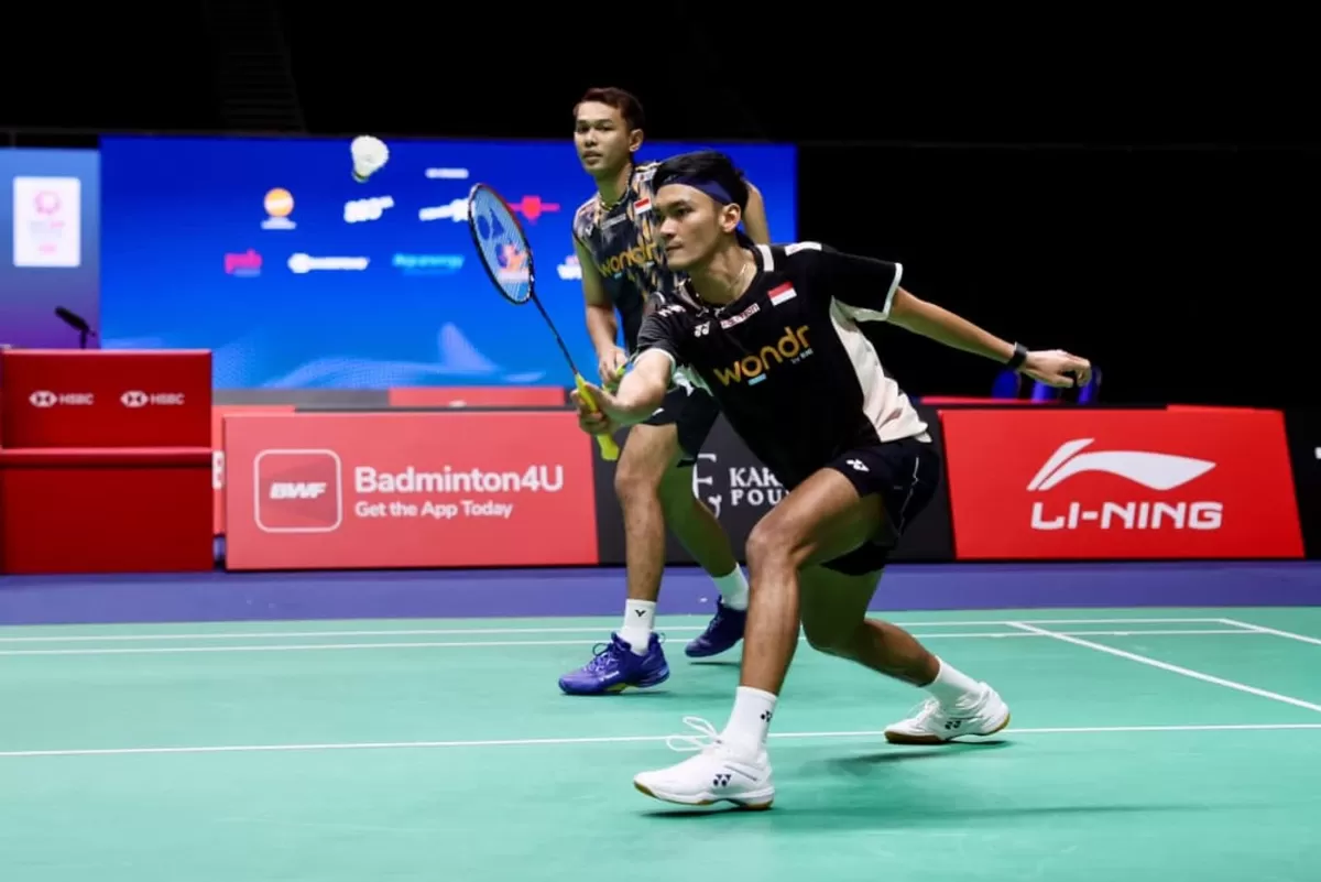 Ganda putra Indonesia, Fajar Alfian/Muhammad Shohibul Fikri lanjutkan tren positif dengan melaju ke semifinal Singapore Open 2026. Mereka mengalahkan wakil Malaysia Goh/Izzuddin. (PBSI)