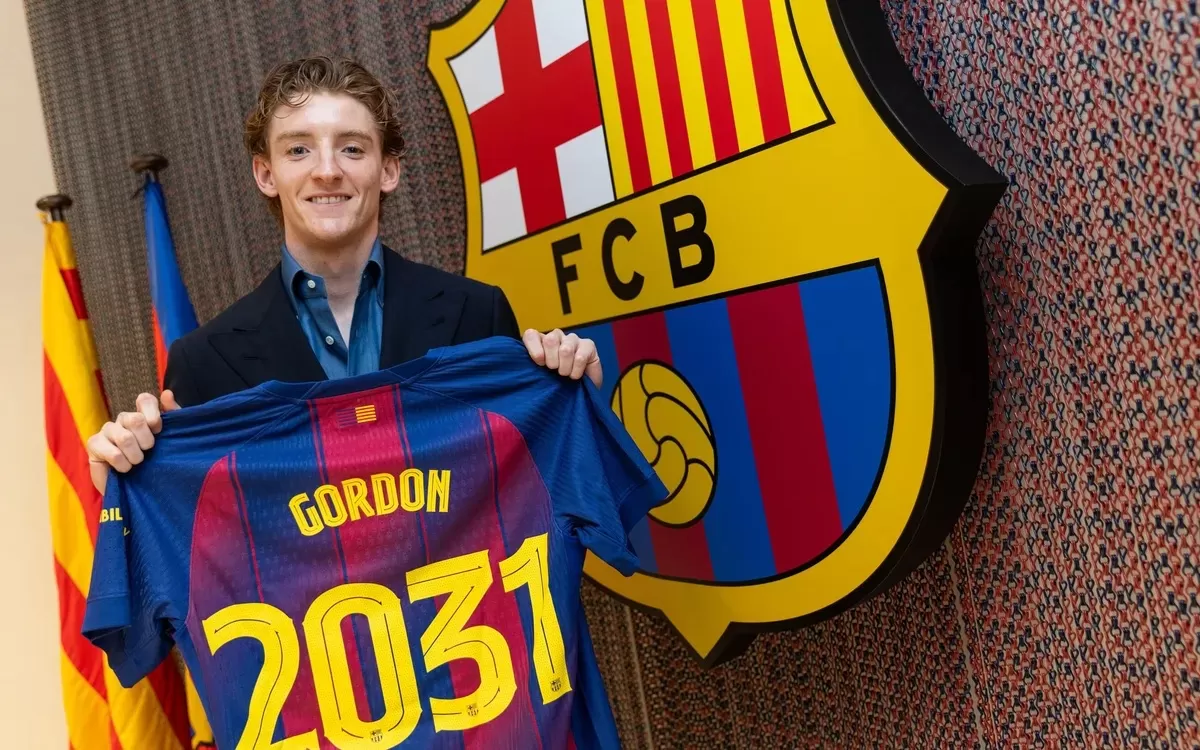 Anthony Gordon resmi berseragam Barcelona usai Piala Dunia 2026. (Judit Cartiel - FC Barcelona)