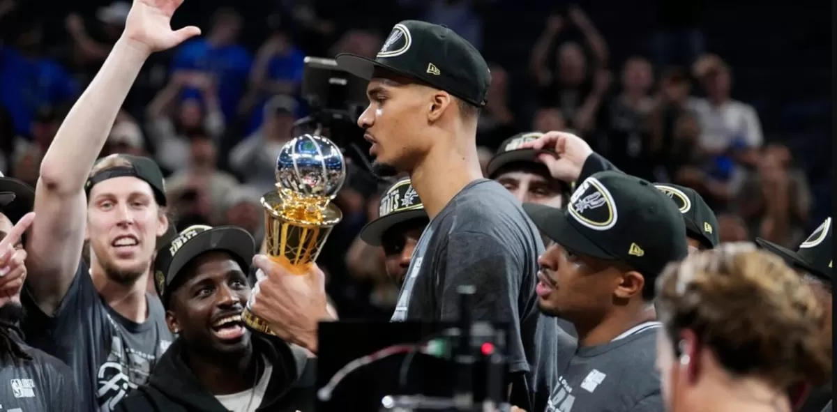 Sang 'pahlawan' San Antonio Spurs, Victor Wembanyaman di Final Wilayah Barat. Ia sukses meraih MVP Final Barat setelah sukses membawa timnya kembali ke final NBA untuk pertama kalinya sejak 2014. (AP)