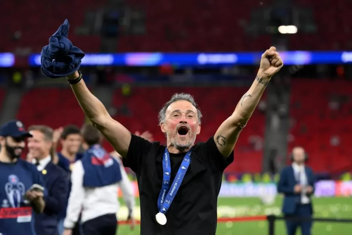Luis Enrique luapkan kegembiraannya setelah PSG menang di final Liga Champions 2025/26. (UEFA)
