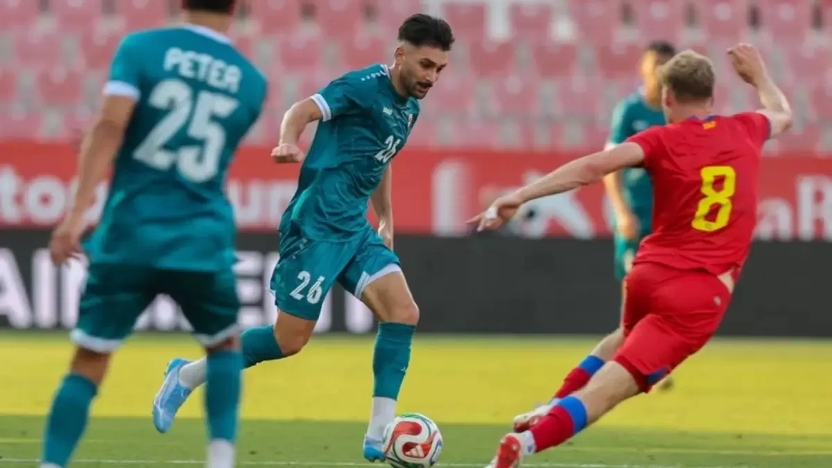 Aksi Frans Putros saat membela Irak menghadapi Andorra beberapa waktu lalu. (IG @iraqnt_en)