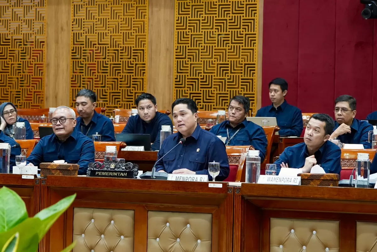 Menpora Erick Thohir sedang memberikan penjelasan mengenai kesiapan PON 2028 NTT-NTB, serta Asian Games 2026 pada Rapat Kerja dengan Komisi X DPR RI, Selasa, 2 Juni 2026.