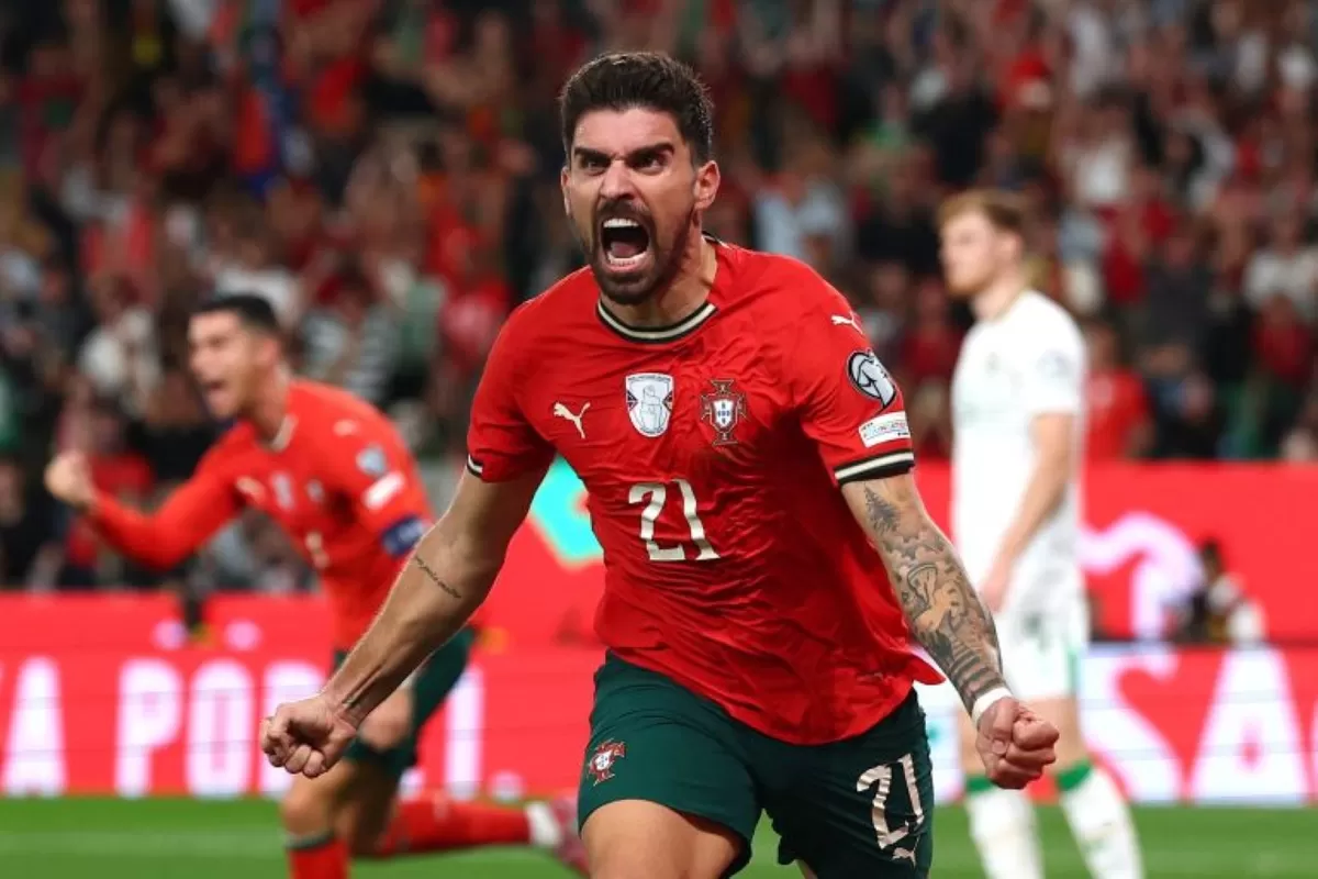 Pemain Portugal, Ruben Neves. (Reuters)