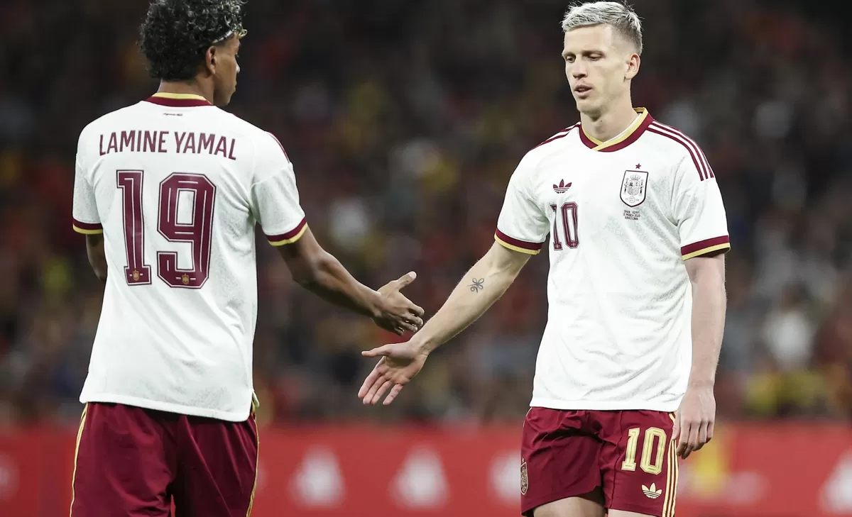 Dani Olmo dan Lamine Yamal di Timnas Spanyol. (Barca Universal)