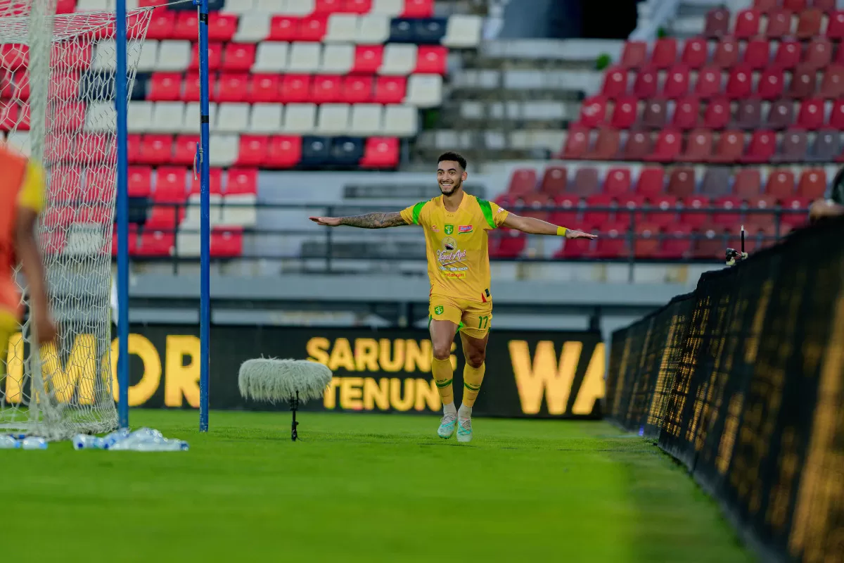 Jefferson Silva bertahan di Persebaya untuk durasi multitahun. (Persebaya)