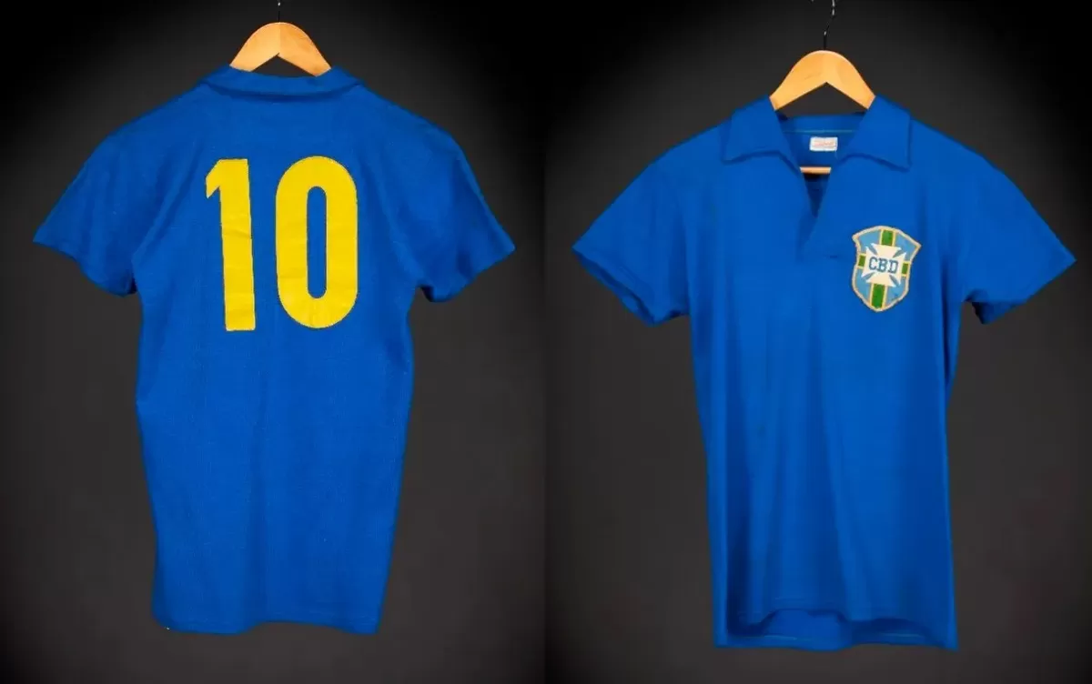 Jersey yang dikenakan Pele di final Piala Dunia 1958