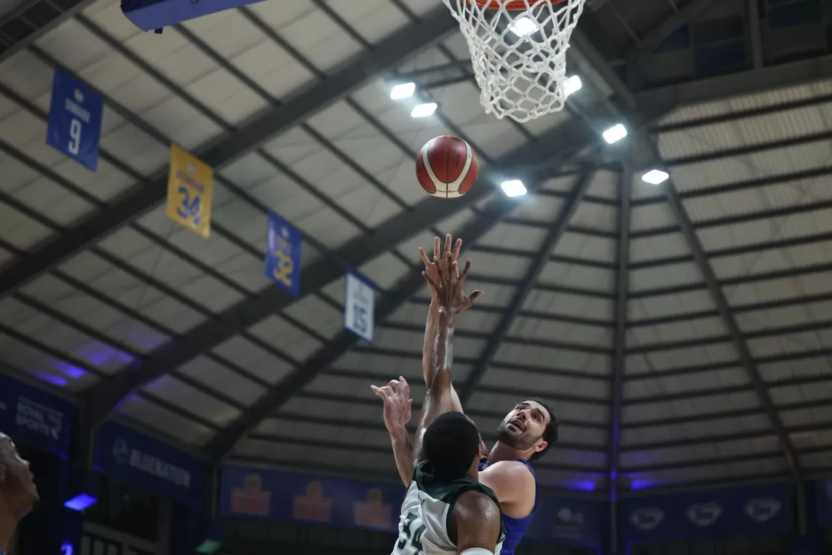 Aksi pemain Satria Muda Bandung melawan Bogor Hornbills, Jumat lalu, 5 Juni di round pertama semifinal IBL 2026. Kekalahan di Gim pertama jadi alarm untuk SM.