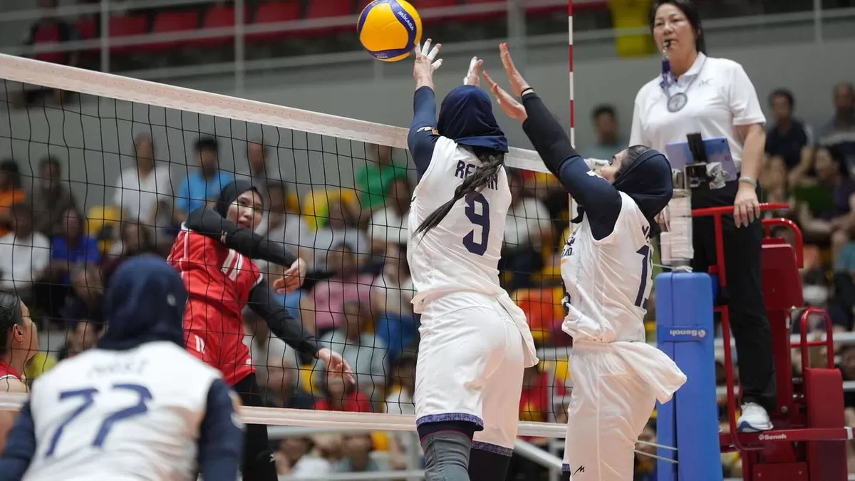 Indonesia vs Iran pada AVC Cup Women tahun lalu. Indonesia sukses revans di laga perdana Grup B pada AVC Cup Women edisi kali ini. 