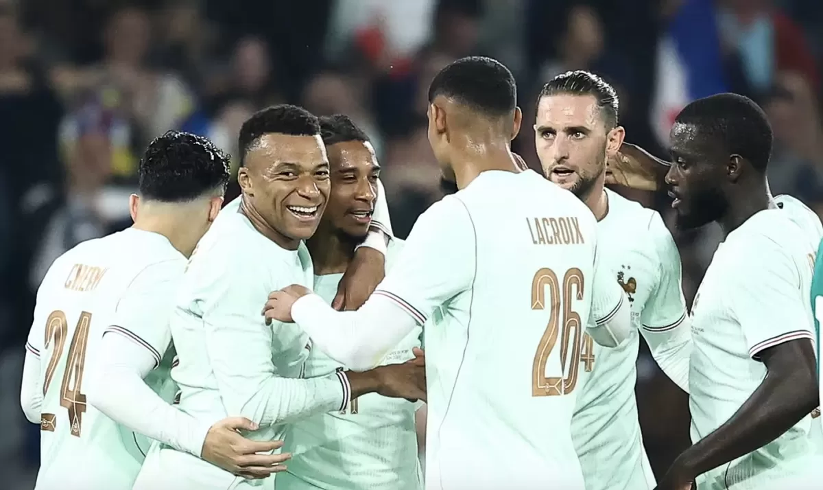 Michael Olise mencetak hat-trick pertamanya untuk tim nasional Prancis.