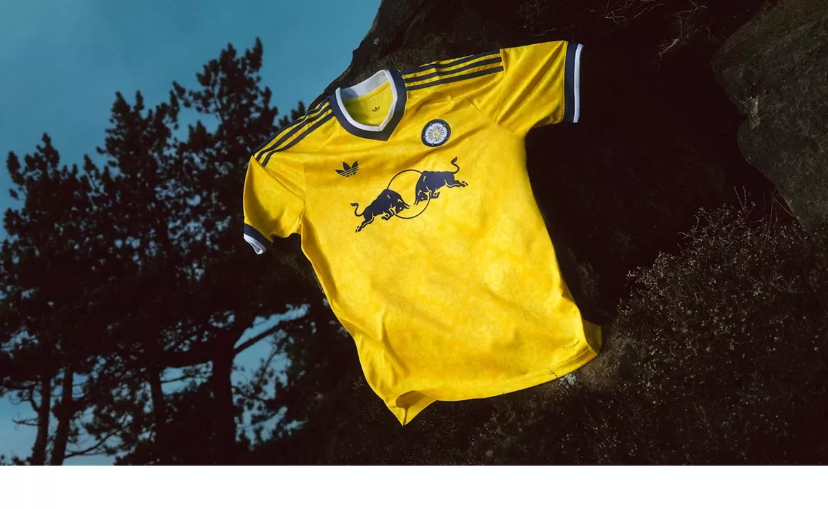 Jersey tandang Leeds United untuk musim 2026/27. (Leeds United)