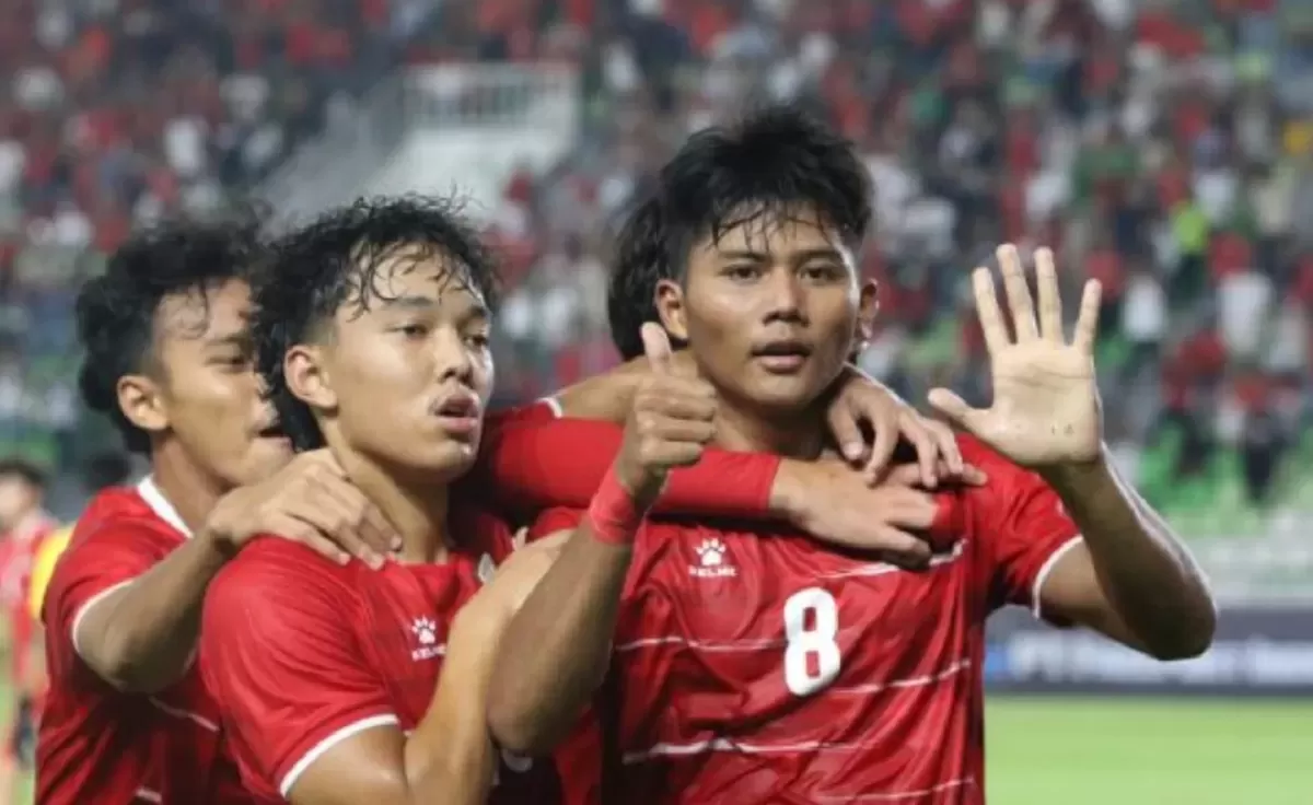 Timnas U19 Indonesia bersatus sebagai juara Grup A Piala AFF U19 2026.