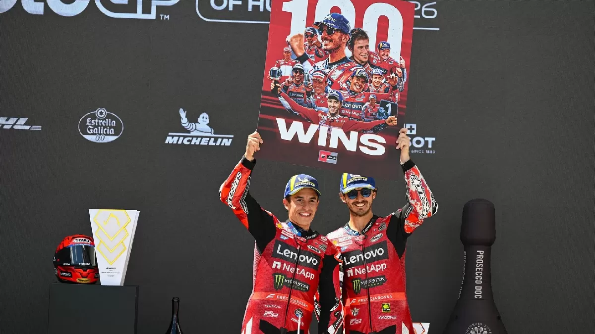 Marc Marquez dan Francesco Bagnaia rayakan kemenangan ke-100 Ducati. (MotoGP)