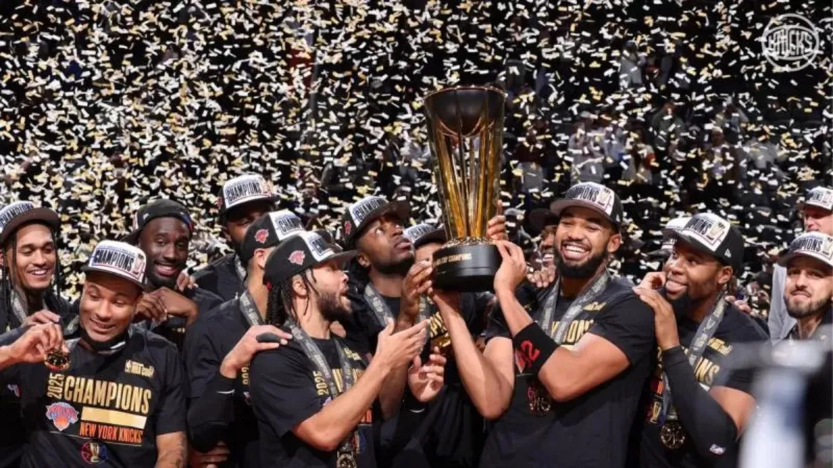 New York Knicks, juara baru NBA 2026. Menang 94-90 di Gim 5 Final, Sabtu, 13 Juni waktu setempat, Knicks unggul 4-1 atas San Antonio Spurs. 