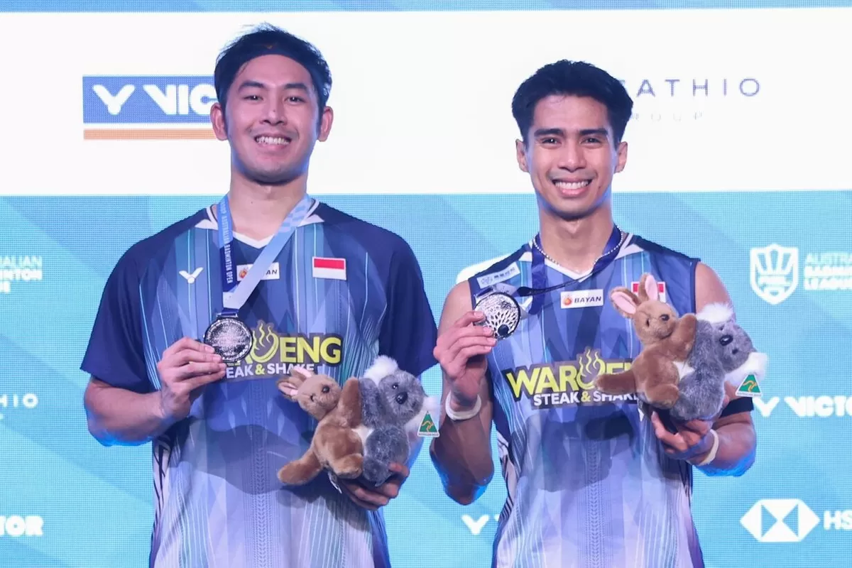 Pasangan Sabar Karyaman Gutama/Moh Reza Pahlevi gagal mempertahankan dominasi Indonesia di sektor ganda putra Australia Open 2026. Mereka berakhir menjadi runner-up. 