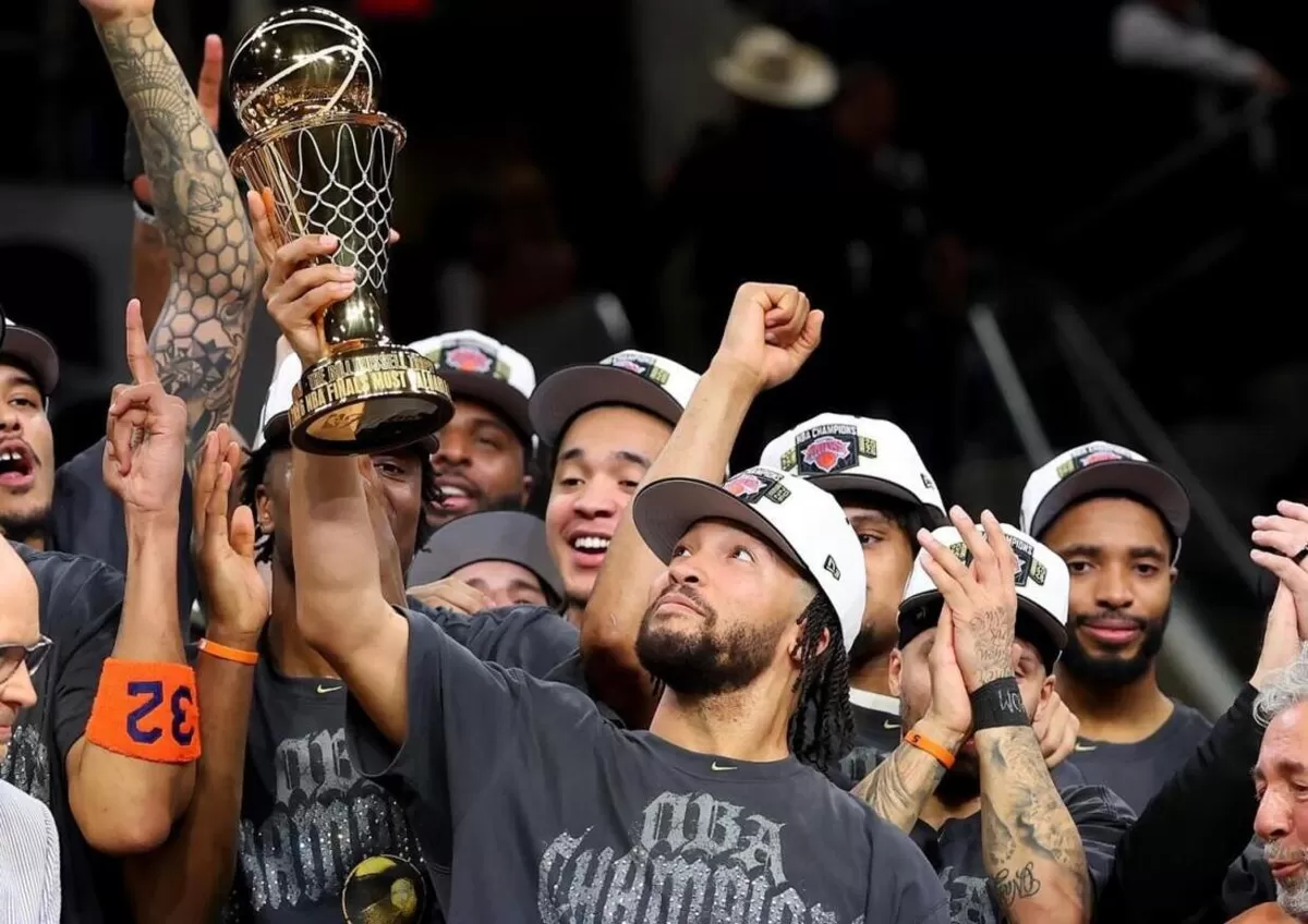 Jalen Brunson melengkapi musim terbaik dalam kariernya dengan meraih Trofi Bill Russell sebagai MVP Final NBA 2026, Sabtu malam, 13 Juni waktu setempat.
