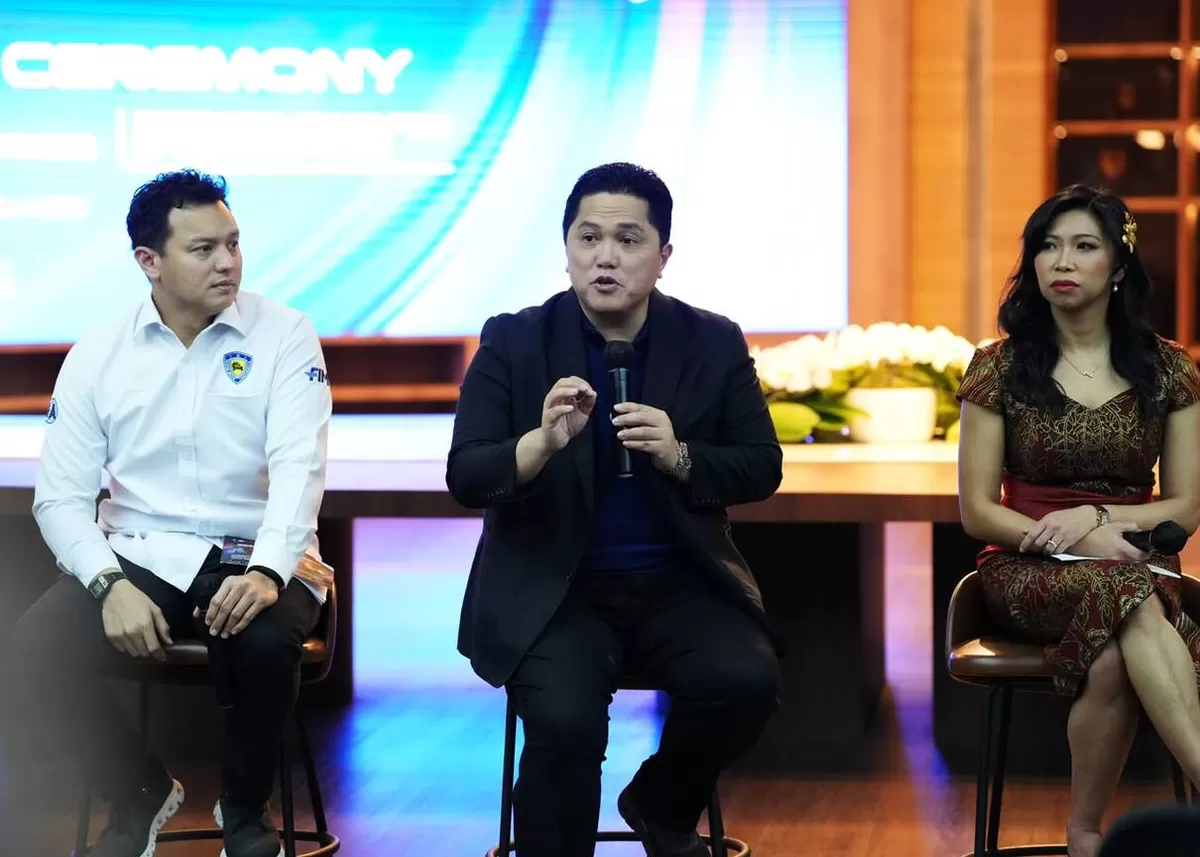 Menpora Erick Thohir bersama Ketua IMI Moreno Suprapto, dan Direktur Utama InJourney Maya Watono dalam peluncuran resmi rangkaian MotoGP Pertamina Grand Prix of Indonesia 2026, di Jakarta, 18 Juni.