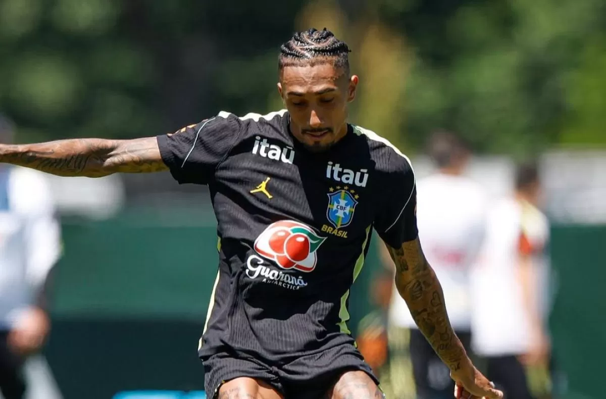 Raphinha saat menjalani latihan bersama Timnas Brasil. (@brasil)