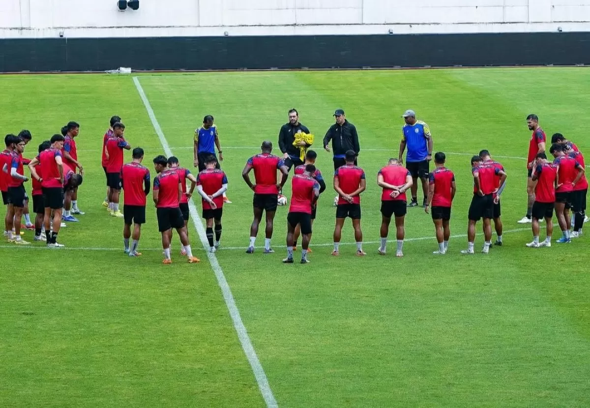 Skuat Arema FC jalani latihan. (@aremafcofficial)