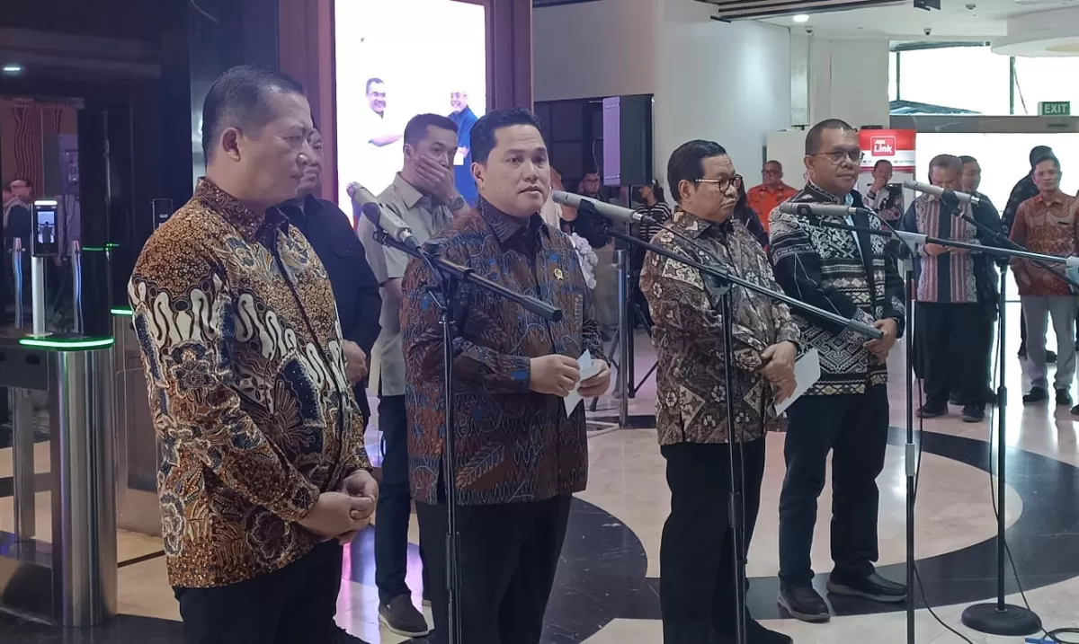 Menpora Erick Thohir di dampingi Gubernur NTB, NTT, dan DKI Jakarta menjelaskan akan melakukan peninjuan ulang 67 cabor PON XXII/2028. Harus merujuk pada DBON dan ajang internasional.