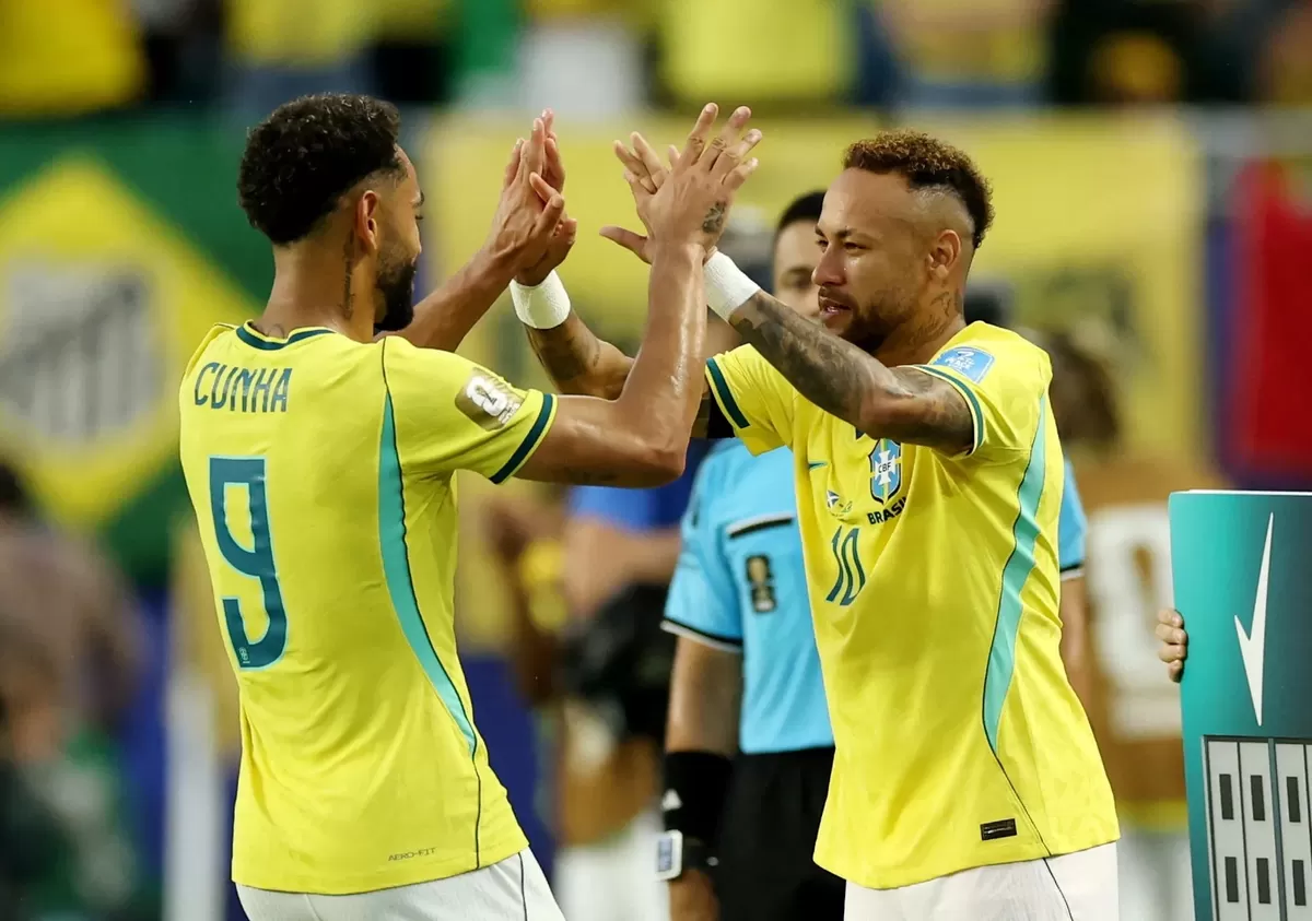 Neymar akhirnya dimainkan dari bangku cadangan Brasil saat menggilas Skotlandia 3-0.