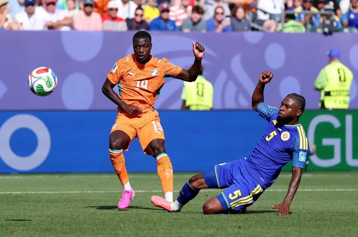 Nicolas Pepe mencetak dua gol saat Pantai Gading dengan mudah mengalahkan Curacao 2-0.