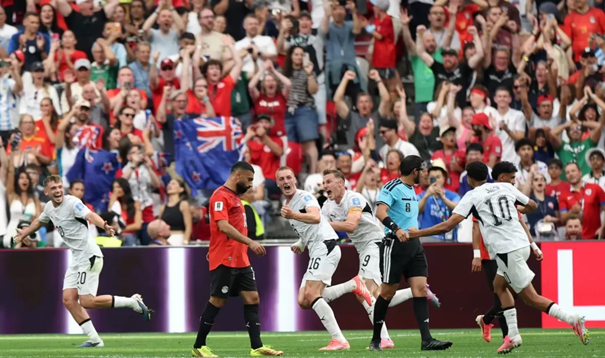 Selebrasi gol Selandia Baru ke gawang Mesir. (FIFA)
