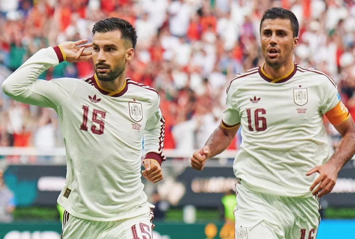 Selebrasi gol Alex Baena (#15) ke gawang Uruguay. (@sefutbol)