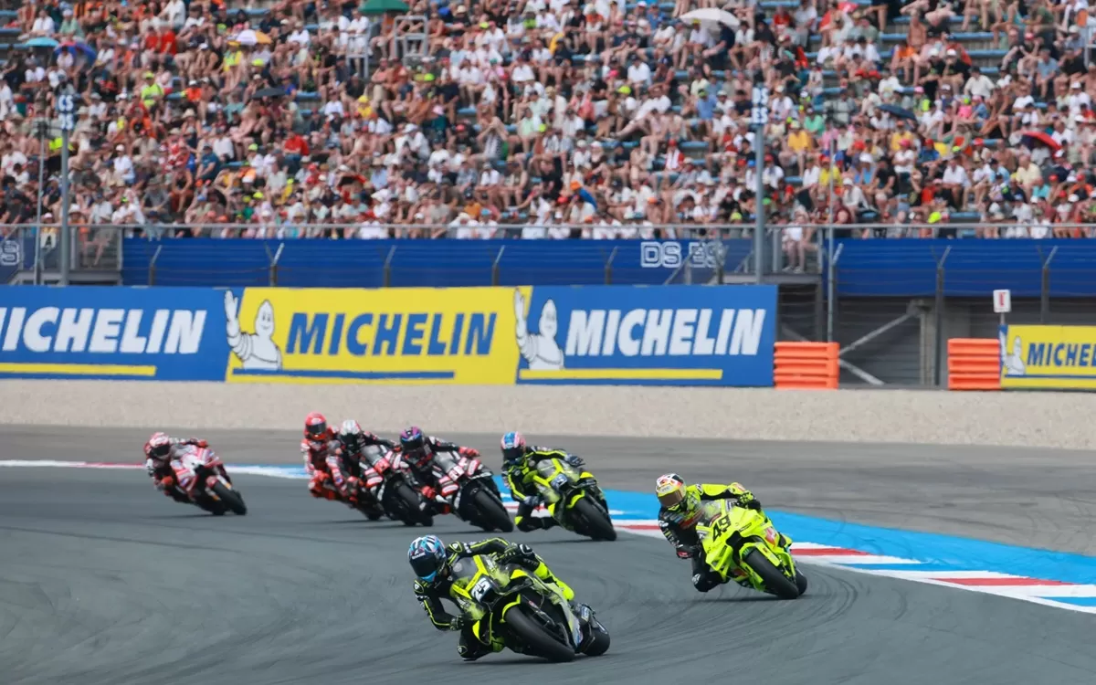 Duel Ai Ogura dengan Fabio Di Giannnatonio di Sirkuit Assen TT, Belanda yang dimenangkan Ogura. (MotoGP)
