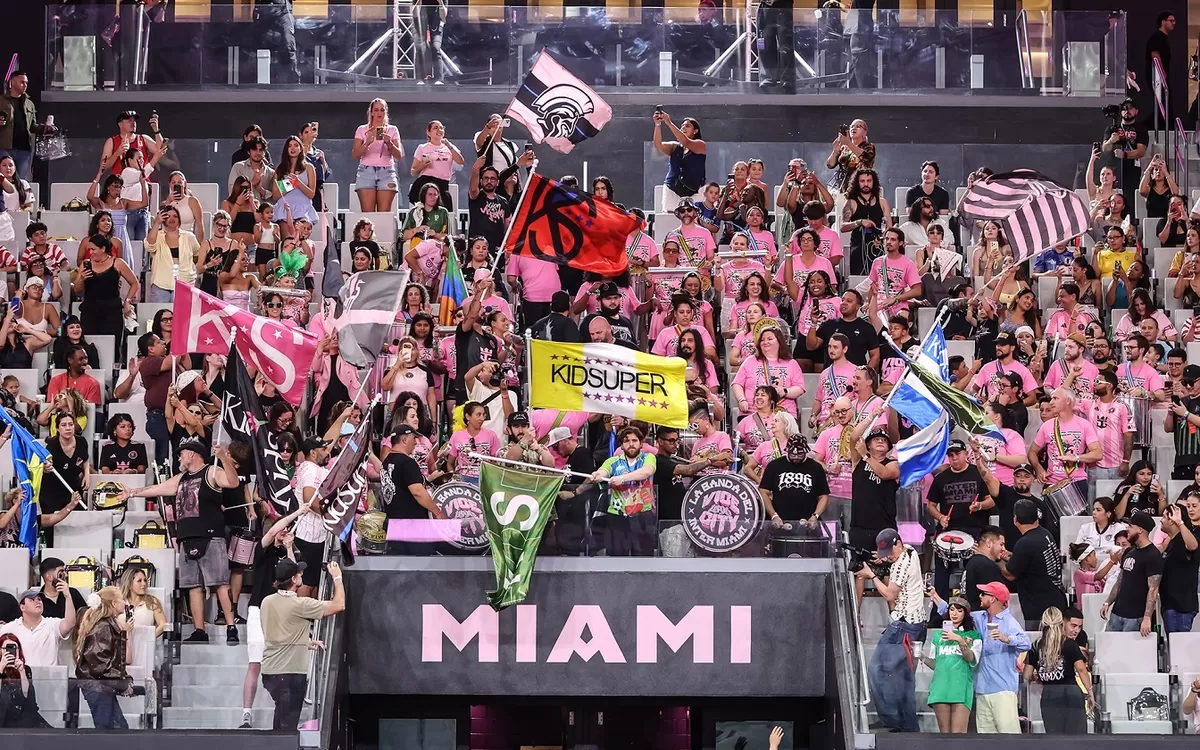 Pertunjukan Musim Semi/Musim Panas 2027 di Miami (soccerbible)