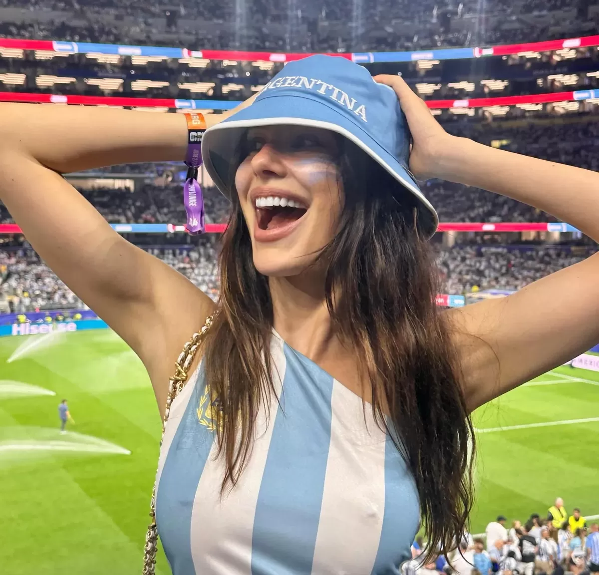 Camila Morrone, mendukung Argentina yang diperkuat Lionel Messi di Piala Dunia (Instagram @camilamorrone)