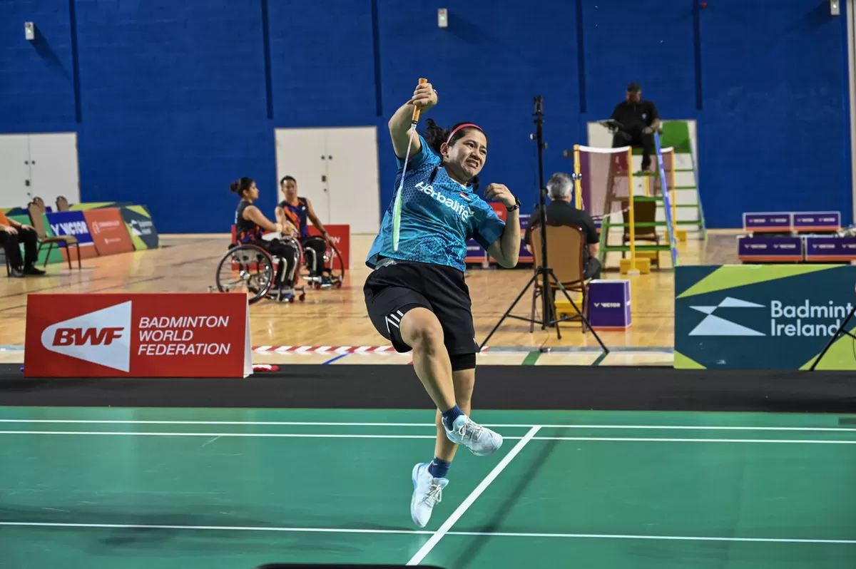 Atlet para bulu tangkis Indonesia, Leani Ratri Oktila dalam pertandingan di Kejuaraan British & Irish Para Badminton International 2026 yang diselenggarakan di Dublin, Republik Irlandia 24-28 Juni 2026. Dalam kejuaraan level 1 BWF ini Indonesia berhasil meraih 6 medali emas, 1 perak dan 4 perunggu.