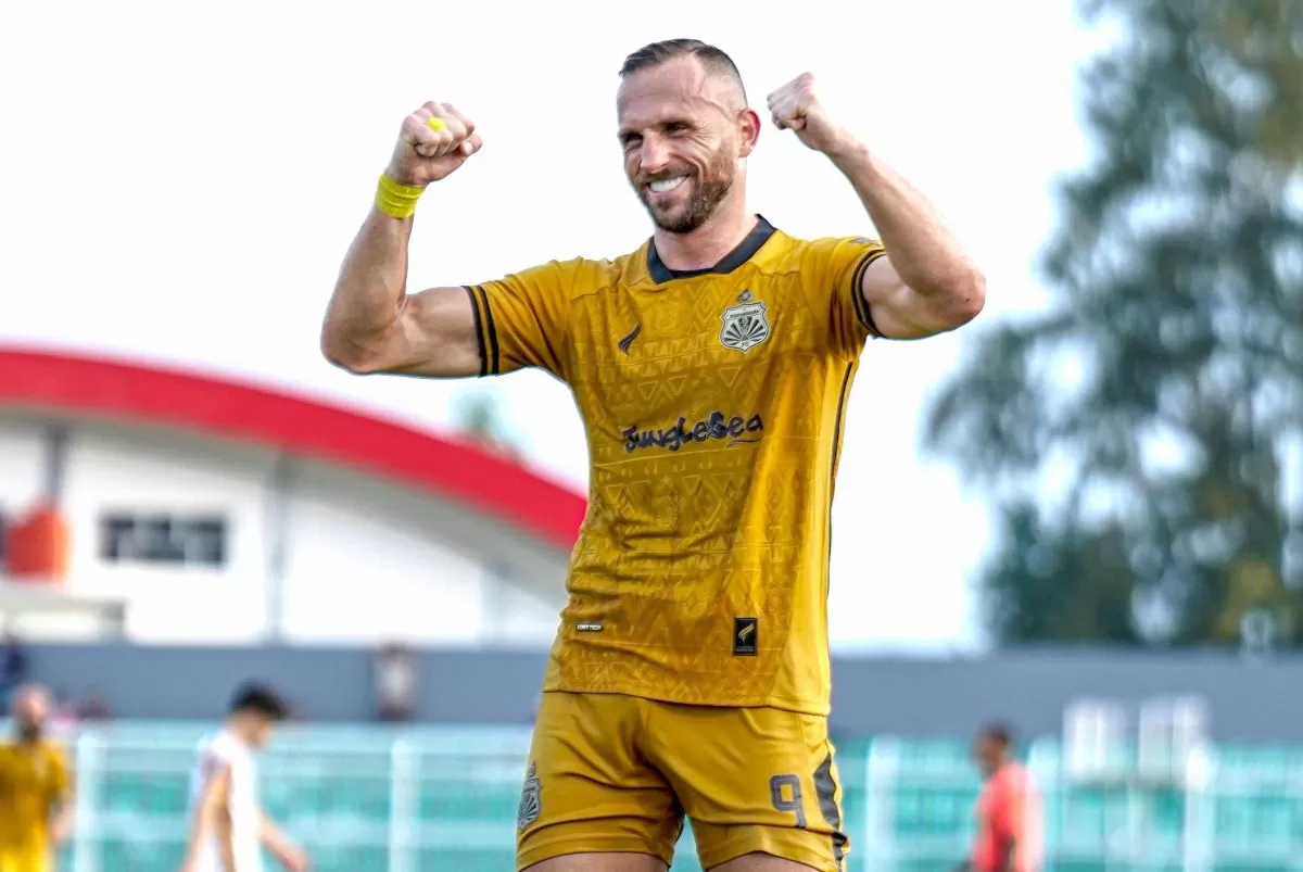 Ilija Spasojevic dari Bhayangkara FC pindah ke Semen Padang FC untuk musim 2026/27. (@spasogol)