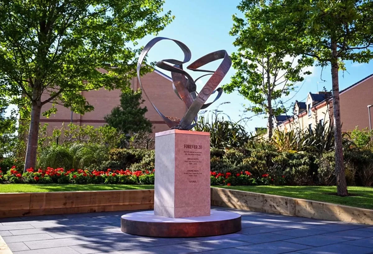 Liverpool FC bangun monumen Forever 20 untuk mengenang Diogo Jota. (Liverpool FC)