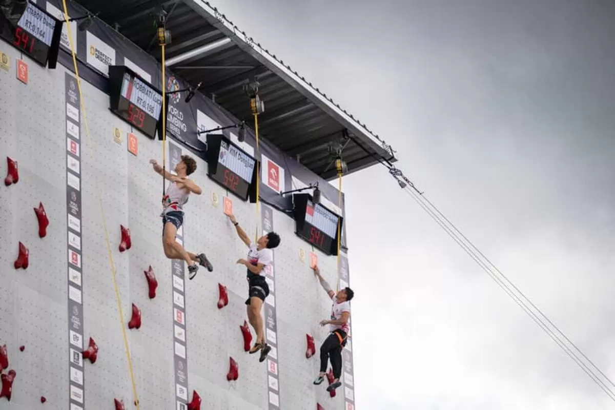 Pemanjat Indonesia bersaing di putaran final ng medali dari ajang World Climbing Series 2026 di Krakow, Polandia, Sabtu, 4 Juli. Indonesia meloloskan tujuh wakilnya untuk nomor individu dan relay mix.