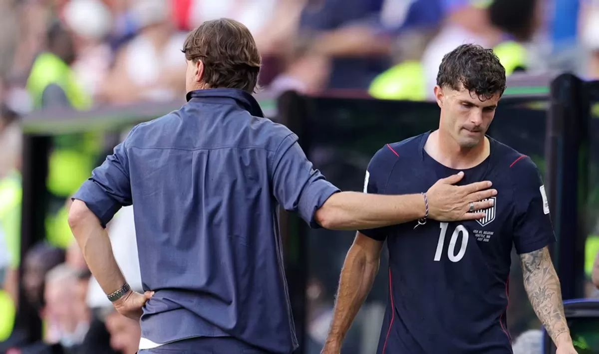Pemain Amerika Serikat Christian Culic terlihat kecewa dengan kekalahan timnya dari Belgia. (FIFA)