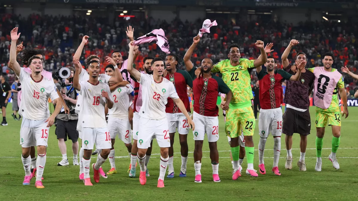 Skuad Maroko berselebrasi usai menang adu penalti dalam laga 16 besar Piala Dunia 2026 lawan Belanda.