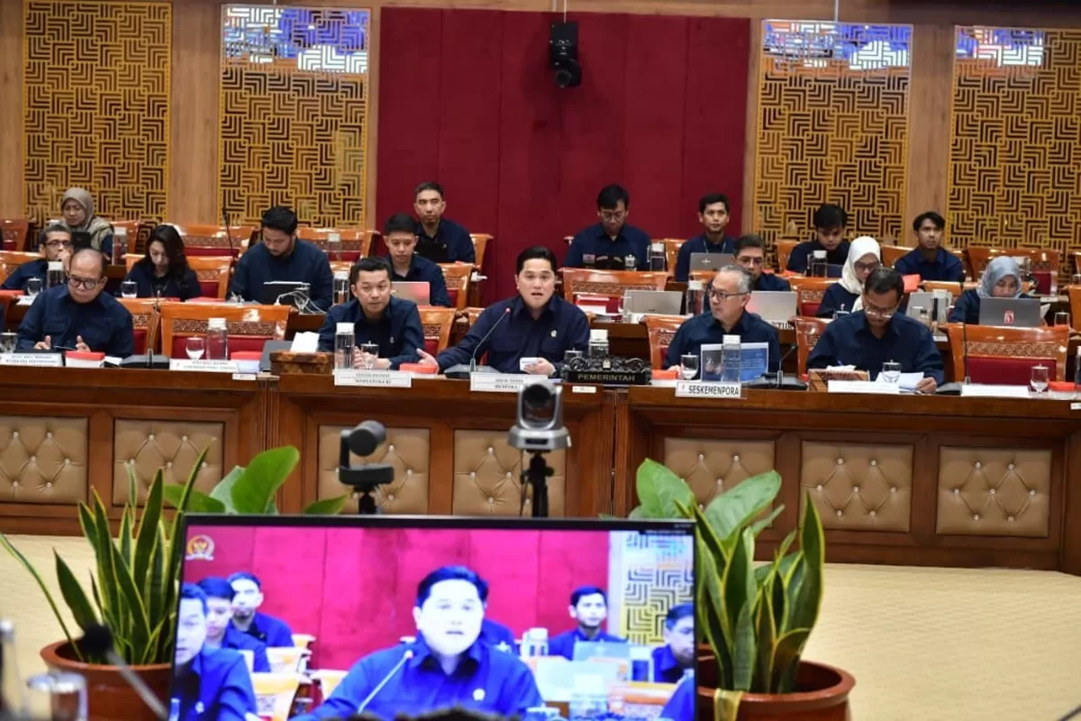 Menpora Erick Thohir bersama, Wamenpora Taufik Hidayat serta jajaran Kemenpora hadir dalam rapat kerja dengan Komisi X DPRI RI, Selasa, 14 Juli di Jakarta. Komisi X mengapresiasi serapan anggaran. 