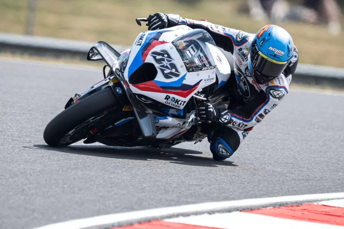 Pembalap ROKiT BMW Motorrad WorldSBK Team Miguel Oliveira. (@bmwmotorradmotorsport)
