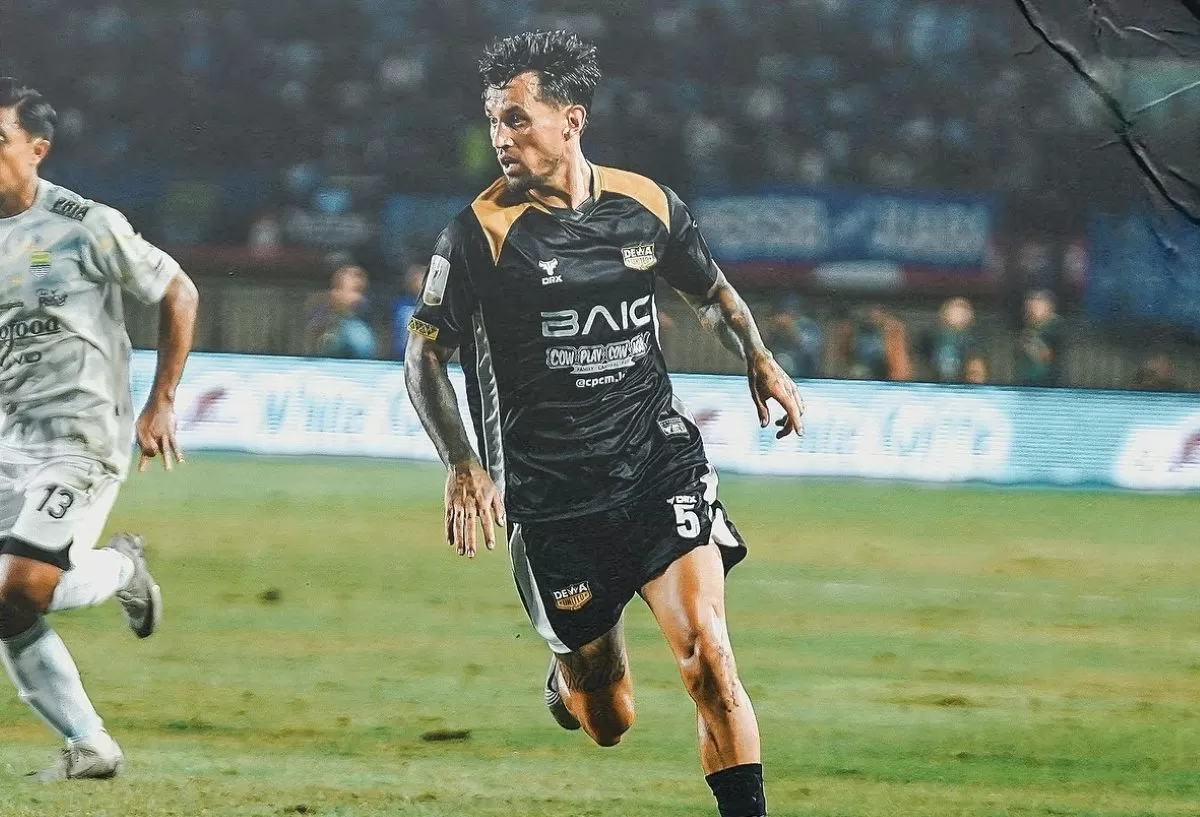 Stefano Lilipaly saat berseragam Dewa United FC. (@stefanolilipaly)