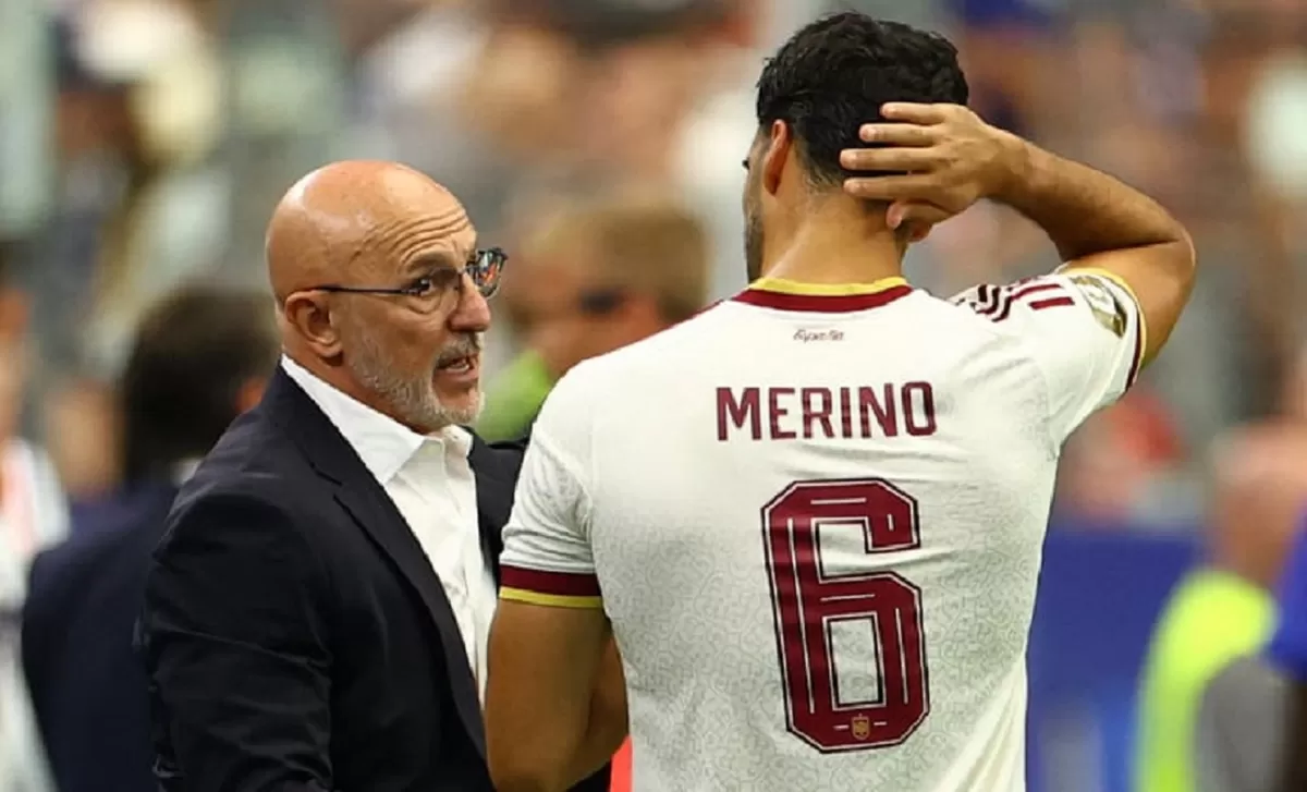 Pelatih Luis de la Fuente dengan bangga memuji para pemain Spanyol.