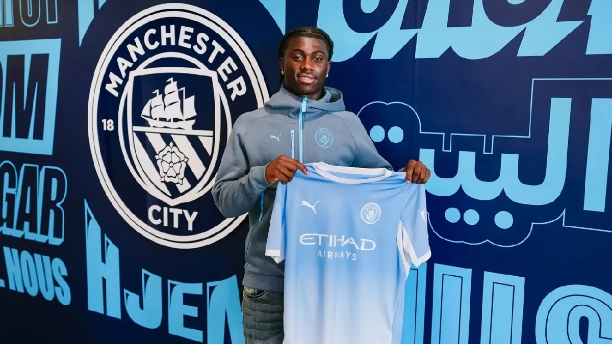 Jeremy Monga resmi direkrut Manchester City dari Leicester di usia 17 tahun. (Manchester City)