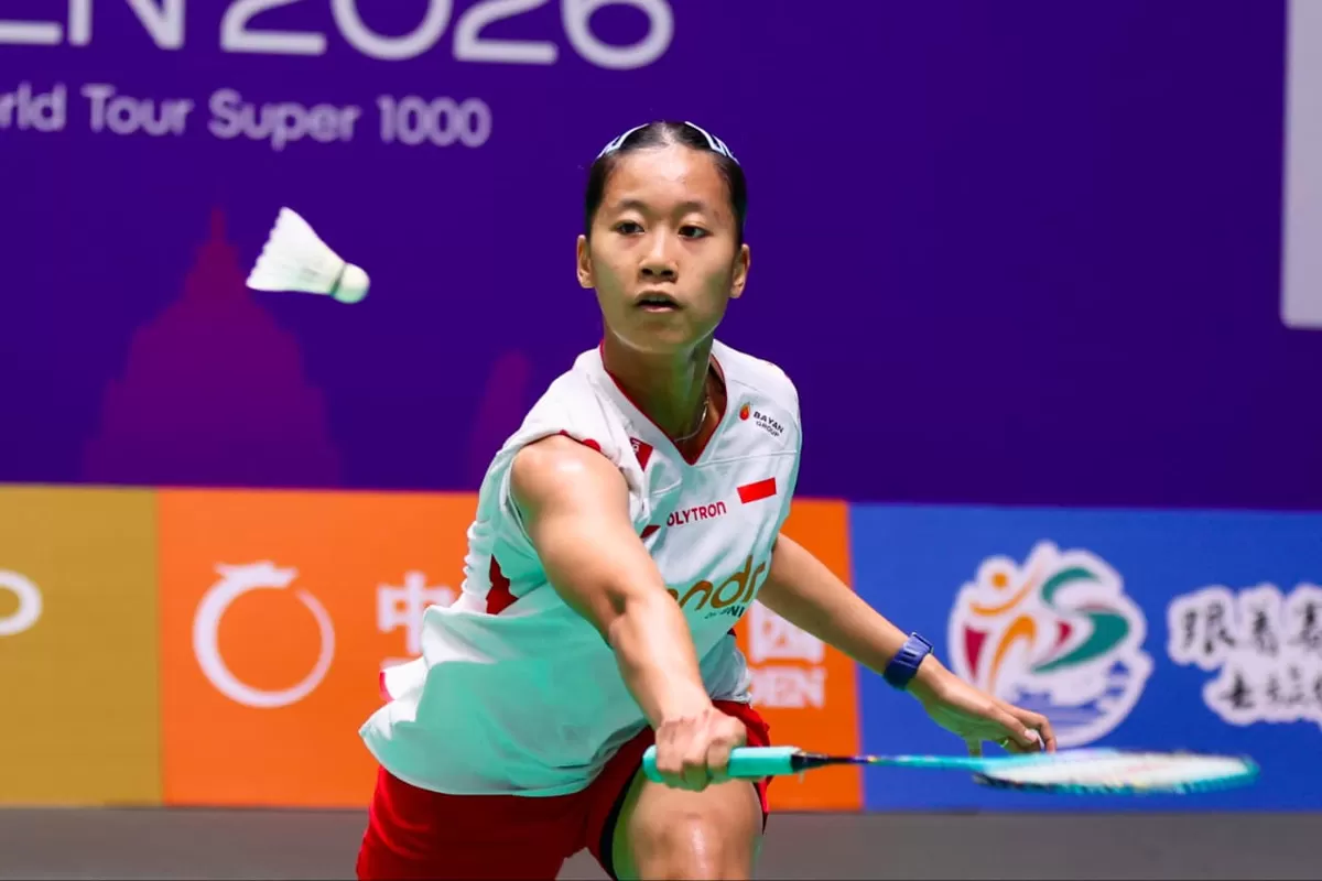 Satu-satunya wakil tunggal putri Indonesia di China Open 2026, Putri Kusuma Wardani terus menjaga tren positifnya dengan melaju ke 8 besar, Kamis, 23 Juli.