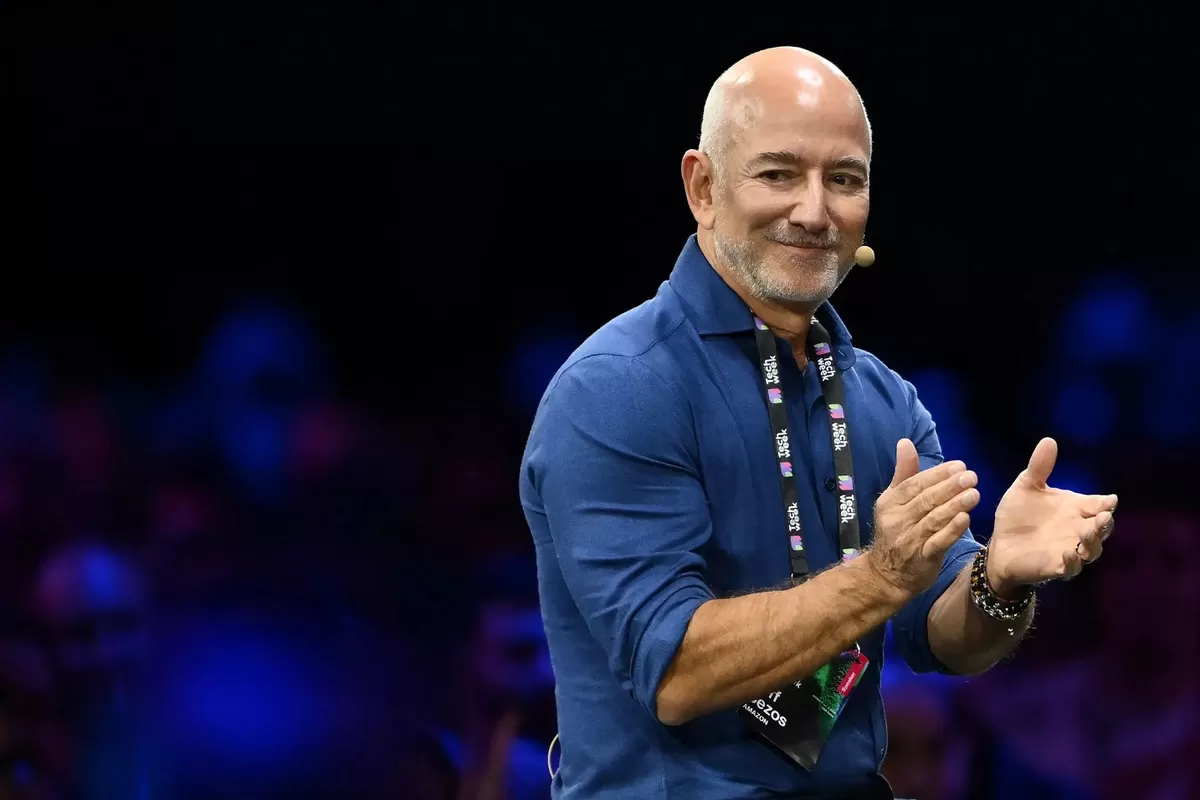 Bos Amazon Jeff Bezos dan kekayaan kuadriliun dapat membawa Liverpool ke level berikutnya