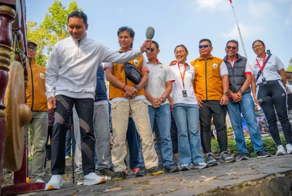 Pembukaan kejuaraan SEATRC 2026 diawali dengan pemukulan gong. (@seatrc)