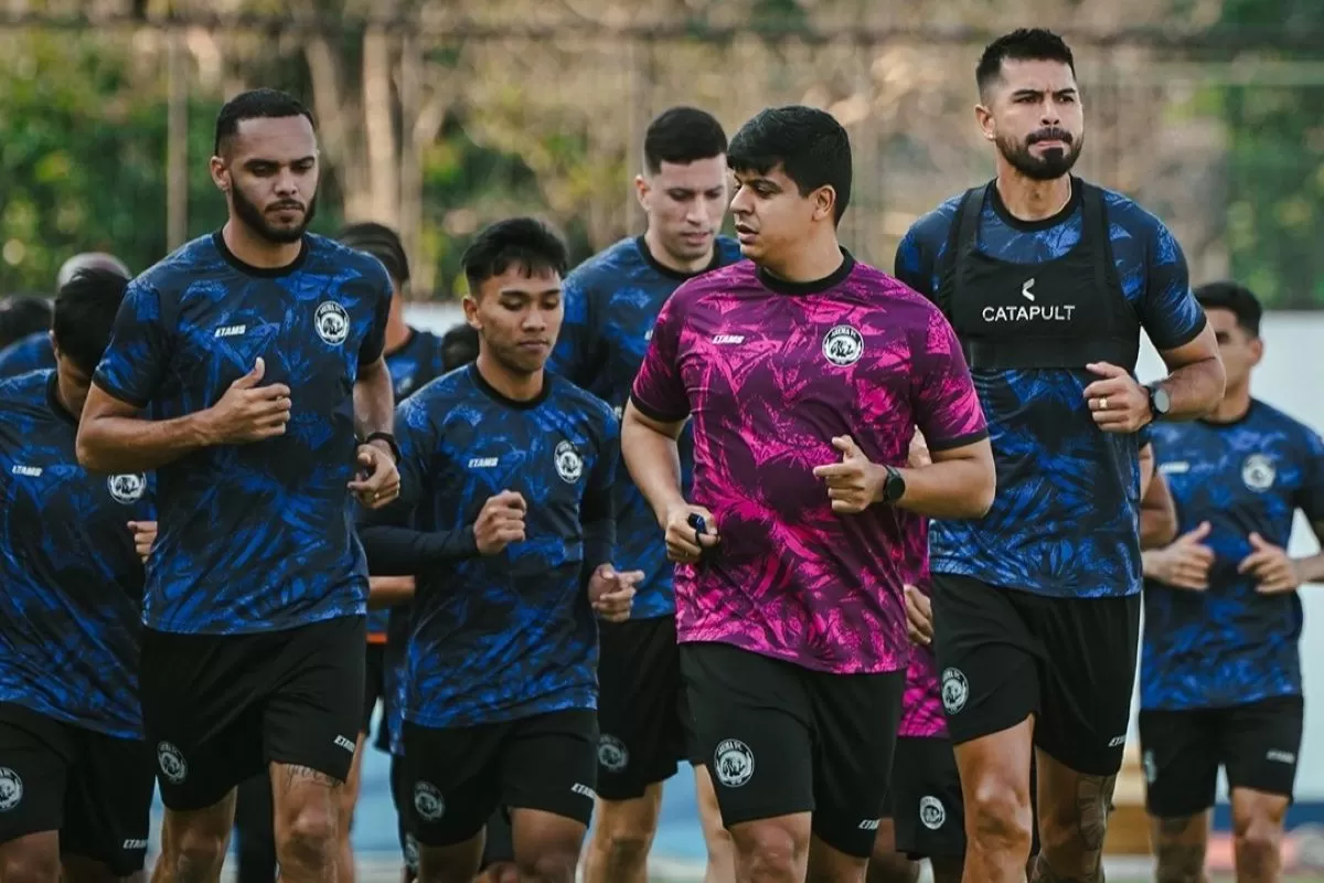 Skuat Arema FC jalani latihan. (@aremafcofficial)