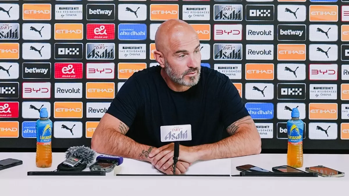 Enzo Maresca pada konferensi pers pertamanya sebagai pelatih Manchester City. (Manchester City)