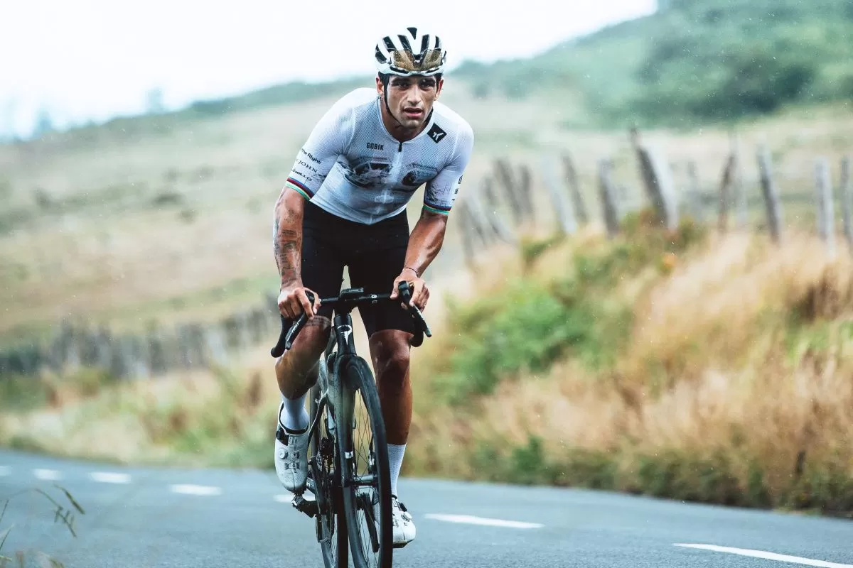 Jorge Martin jalani balap sepeda Trans-Pyrenees yang menempuh total 876 km. (@89jorgemartin)