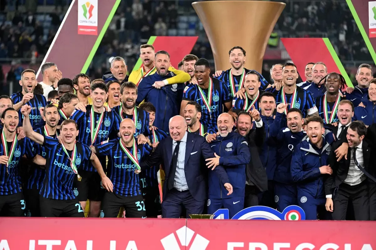 Giuseppe Marotta merayakan bersama tim setelah Inter memenangkan Coppa Italia 2026.
